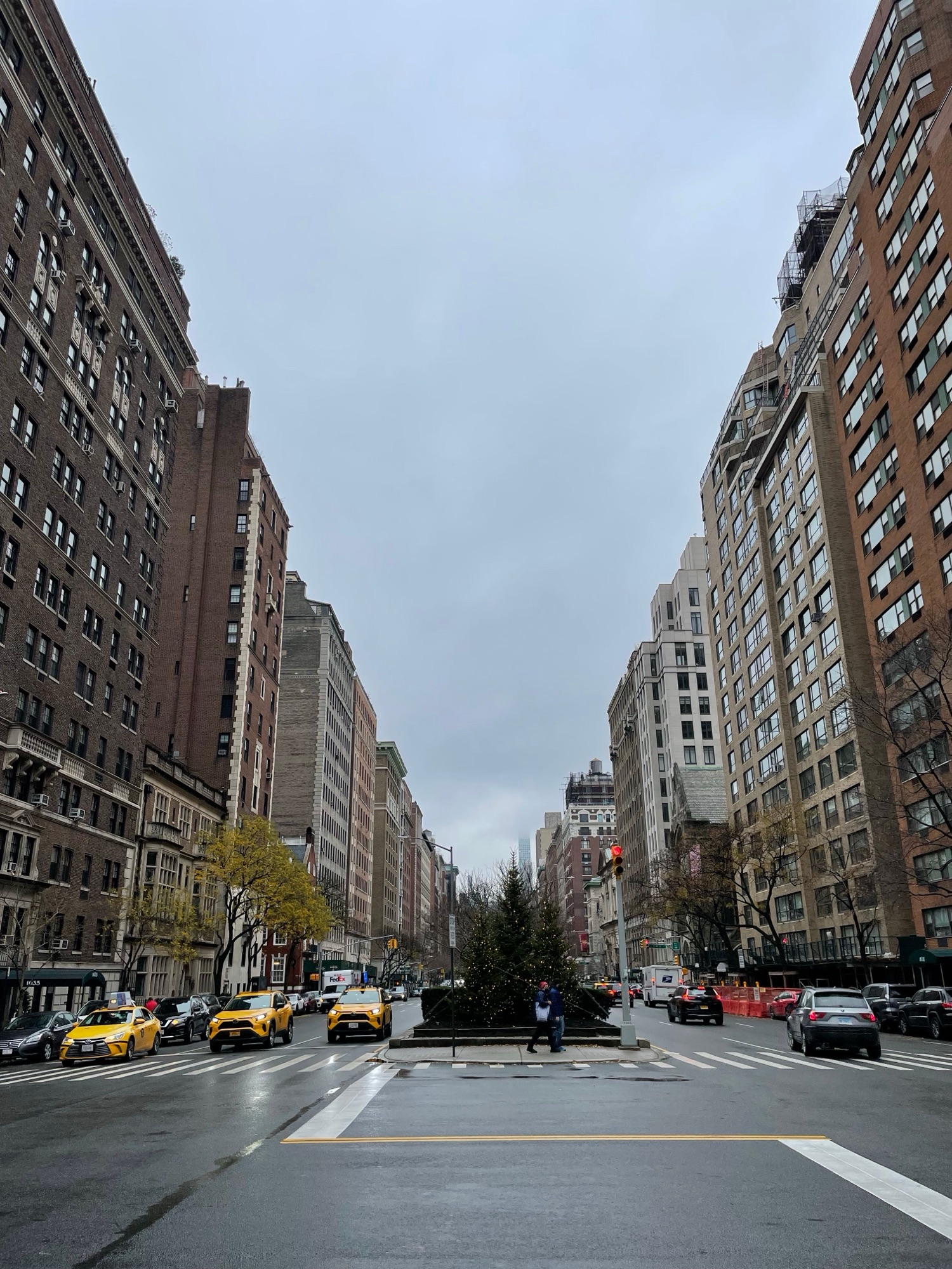 As Taylor Swift and Travis Kelce Wed at MSG, New York Workers Brace for a Bumpy Holiday Weekend